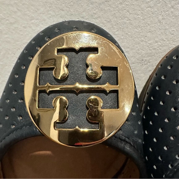 Tory Burch Reva Perforated Navy Flats Size 5.5 - Picture 8 of 13